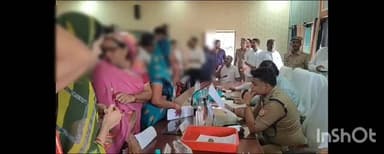 #Ghazipur जिलाधिकारी महोदय एवं श्रीमान पुलिस अधीक्षक महोदय गाजीपुर द्वारा तहसील कासिमाबाद में आयोजित "सम्पूर्ण समाधान दिवस/तहसील दिवस" पर सुनी गई जनता की फरियाद