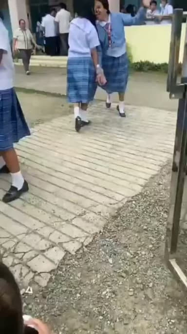 एक ही माता पिता की दो संतानें एक साथ नही रह पाती तो जरा सोचो ईश्वर ने तो इन्हें बनाया ही एक है
प्रकृति ,भी पता नहीं क्या क्या बना दिया है ,लोगो की सोच से परे है🙏