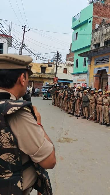 आगामी पर्वों को लेकर मऊ पुलिस सतर्क, एसपी ने संभाली सुरक्षा की कमान