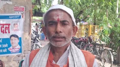 डुमरी पोखर के लोगों को पुनर्वास की मांग को लेकर लोक चेतना दल ने कलेक्ट्रेट परिसर में दिया धरना।