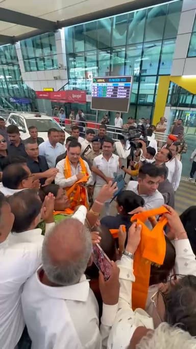 मुख्यमंत्री श्री भजनलाल शर्मा पहुंचे उदयपुर
डबोक एयरपोर्ट पर जनप्रतिनिधि एवं अधिकारियों ने किया स्वागत
मुख्यमंत्री श्री शर्मा ने डबोक एयरपोर्ट से किया प्रस्थान
कुछ ही देर में पहुंचेंगे कालका माता नर्सरी
राज्य स्तरीय वन महोत्सव का करेंगे शुभारंभ
चंदन वन के लिए करेंगे पौधारोपण
@followers @top fans Bhajanlal Sharma News 24 Udaipur
#udaipur #viralpost #nonfollowers