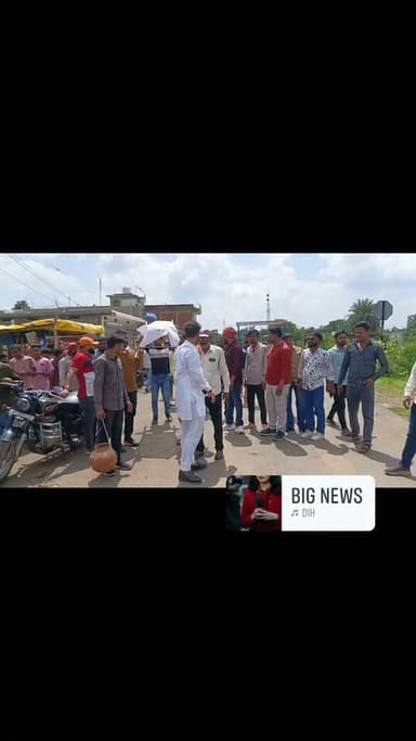 बिजली कटौती को लेकर फूटा ग्रामीणों का गुस्सा