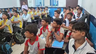 फिरोजाबाद राष्ट्रीय विज्ञान एवं प्रौद्योगिकी संचार परिषद के अंतर्गत 32वीं राज्य स्तरीय बाल विज्ञान कांग्रेस 2026 का आयोजन किया जाएगा।
कार्यक्रम के जिला समन्वयक अश्वनी कुमार जैन ने बताया कि जनपद के सभी बोर्डों के स्कूलों में विद्यालय स्तरीय और जनपद स्तरीय प्रोजेक्ट प्रदर्शन कराए जाएंगे। जिला विद्यालय निरीक्षक मुदिता पाण्डेय के निर्देशन में यह कार्यक्रम सम्पन्न होगा।
इस प्रोजेक्ट प्रदर्शन का मुख्य विषय साइंस एंड इनोवेशन फॉर सस्टेनेबिलिटी है। इस प्रोजेक्ट प्रदर्शन में 10 वर्ष से 17 वर्ष तक के बच्चे जूनियर तथा सीनियर वर्ग में प्रतिभाग करेंगे।
अश्वनी कुमार जैन ने बताया कि प्रतिभागियों को अपना रजिस्ट्रेशन इस लिंक पर करना होगा https://n-csc.in/
उन्होंने जनपद के सभी विद्यालयों के प्रधानाचार्यों से अपील की कि वे अधिक से अधिक बच्चों का रजिस्ट्रेशन कराकर उनकी शोध की प्रवृत्ति बढ़ाने में सहयोग करें।
#फिरोजाबाद #NCSC2026 #32वींराष्ट्रीयबालविज्ञानकांग्रेस #बालविज्ञानकांग्रेस #ScienceFair #अश्वनीकुमारजैन #DIOSFirozabad #ScienceAndInnovation #Sustainability #StudentNews #ViralNews #UPNews