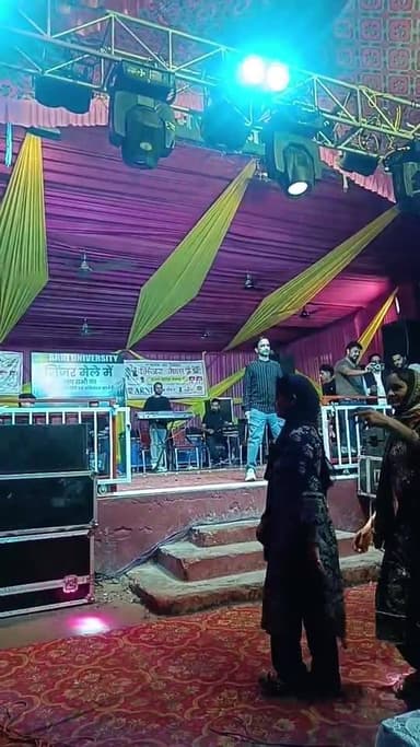 जमानाबाद मिंजर मेले की दूसरी सांस्कृतिक संध्या में जोरदार प्रस्तुति देते सुप्रसिद्ध लोक गायक सौरभ शर्मा
#लाइव with सुमन महाशा