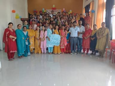 तृप्ता पब्लिक सीनियर सेकेंडरी स्कूल चलवाड़ा में तीज महोत्सव की धूम, लोक संस्कृति, पारंपरिक परिधानों और सांस्कृतिक प्रस्तुतियों ने बिखेरा सावन का रंग!
#jawalikangra #festival #school