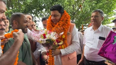 धर्मशाला : #live विधायक सुधीर शर्मा के जन्मदिन समारोह की विशेष झलकियां। Kangra Express
समर्थकों और शुभचिंतकों ने दी जन्मदिन की शुभकामनाएं।
पूरी कवरेज देखिए केवल Kangra Express News पर |
#KangraExpress #SudhirSharma #Dharamshala #BirthdayCelebration #HimachalPradesh #LiveNews #BreakingNews #KangraNews #HimachalNews #DharamshalaNews