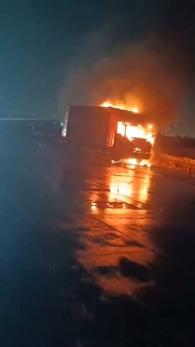 Mumbra Kharegaon toll naka K Pass Truck Mein Lagi Aag