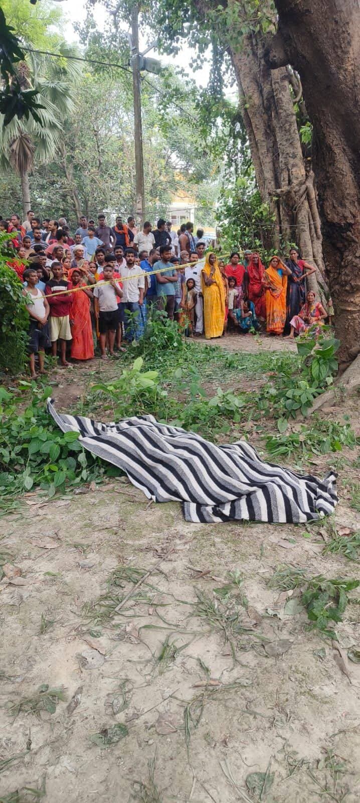 जंदाहा थाना क्षेत्र के बहसी में सब मिलने से इलाके में हरकॉप मचा हुआ है मृतक समस्तीपुर का रहने वाला है <nis:link nis:type=tag nis:id=thevaishalikhabar nis:value=thevaishalikhabar nis:enabled=true nis:link/>