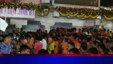 लगातार शिव भक्तों की बढ़ रही है कतार।
#breakingnews #jharkhand #deoghar #public #reals