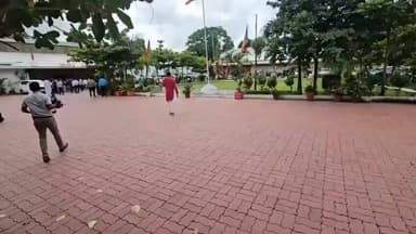 दतिया उपचुनाव के प्रभारी रहे डिप्टी सीएम जगदीश देवड़ा कांग्रेस की निर्णायक बढ़त के बाद भाजपा मुख्यालय से बगैर मीडिया से बातचीत किए निकले...!
