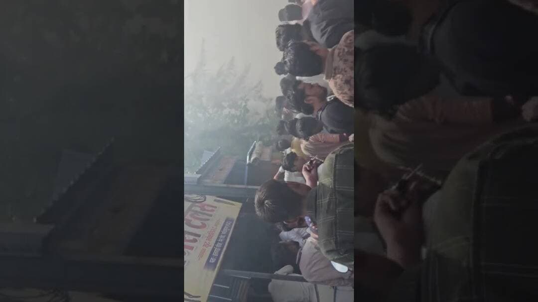नर्मदापुरम के तारहाते पर यूनियन बैंक के पास दुकान में लगी आग..#नर्मदापुरम #highlights #follow