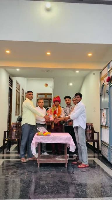 आज डीग शहर में मित्रों द्वारा स्वच्छ भारत क्रांति का स्वागत किया गया #narendramodi न्यवाद 🙏 आभार