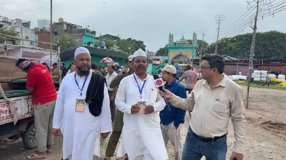 बरेली के इस्लामिया ग्राउंड में तीन रोज़ा 108 वें उर्स ए रज़वी की तैयारियां मुकम्मल। उसे स्थल से बरेली दर्पण का सीधा प्रसारण।
#BareillyDarpan #UrsERazvi2026 #108thUrsERazvi #IslamiaGround #Bareilly #Live #LiveCoverage #AlaHazrat #DargahAlaHazrat #UrsMubarak #Sunni #Razvi #BareillyNews #UPNews #IslamicEvent #Barelvi #IndiaNews #BreakingNews #बरेली_दर्पण #उर्सएरज़वी #बरेली #लाइव #दरगाहआलाहज़रत