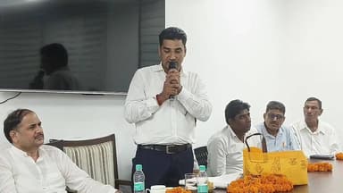 📍 LIVE | व्यासपुर रेस्ट हाउस से सीधा प्रसारण
आज व्यासपुर रेस्ट हाउस में ब्लॉक अध्यक्ष एडवोकेट परवीन राणा एवं जिला अध्यक्ष नरपाल सिंह गुर्जर (कांग्रेस कमेटी, यमुनानगर ग्रामीण) के नेतृत्व में कांग्रेस की मासिक समीक्षा बैठक आयोजित की गई।
बैठक में संगठन की मजबूती, आगामी कार्यक्रमों एवं कार्यकर्ताओं के साथ विभिन्न महत्वपूर्ण विषयों पर विस्तार से चर्चा की गई।
देखिए इस बैठक की पूरी कवरेज LIVE सिर्फ Rashtriya Kadam News पर।
#Congress #Yamunanagar #Vyaspur #NarpalSinghGurjar #AdvParveenRana #MonthlyReviewMeeting #Live #RashtriyaKadamNews