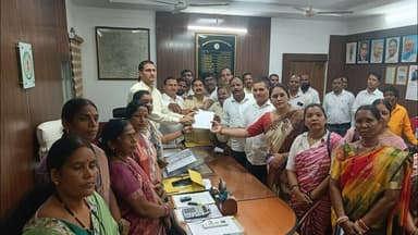 नगर निगम कमिश्नर को धमकी पर गरमाई सियासत, सभापति ने भाजपा पार्षदों के साथ दिया ज्ञापन#👍