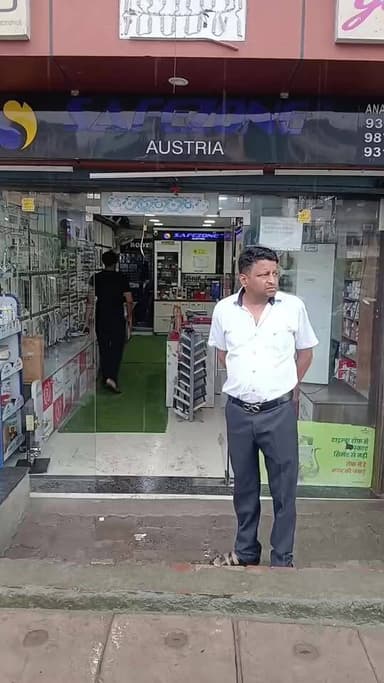 कैमरे तोड़े, आग लगाई, फिर 10 से 15 लाख का माल समेटकर फरार हुए चोर...
आनंद हार्डवेयर में सीढ़ी लगाकर घुसे चोर
#thefts
#thief
#police
#Hardware
#hardwarestore
#fire
#faridabad
#voiceoffaridabad
#Voiceoffreedom