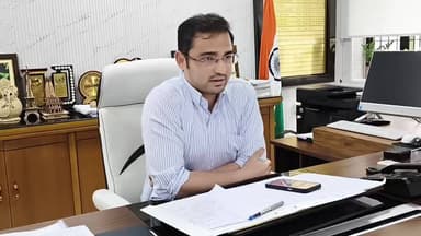 रुद्रपुर के बागवाला में प्रधानमंत्री आवास योजना को लेकर सीडीओ दिवेश शासनी ने बुलाई प्रेसवार्ता
