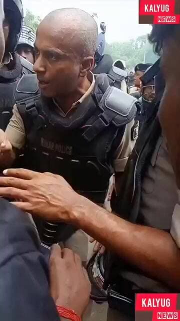 प्रशासनिक कार्यों मे बाधा उत्पन्न करने वाले पर भड़के एसपी रौशन कुमार
