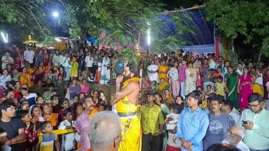 खांड पर स्थित पहाड़ पर गंगा महा आरती होते हुए.....
Sheikhpura Collectorate बात मनकौल गांव की Sheikhpura Hunt New Randhir Kumar Soni Kamlesh Parsad Sheikhpura Police News Bihar pk हुसैनाबाद पंचायत ग्राम पंचायत राज सनैया #BiharNews #bihar #Sheikhpura