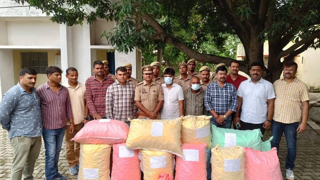 सिद्धार्थनगर : नकली शराब बनाने वाले गिरहो का पुलिस ने किया पर्दाफाश