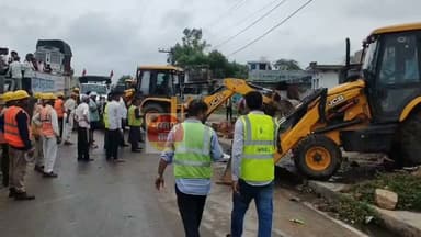 अतिक्रमण के खिलाफ कार्यवाही, नेशनल हाईवे 21 पर छौकरबाड़ा का है मामला
