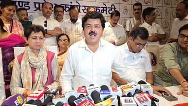 कांग्रेस के राष्ट्रीय अध्यक्ष मल्लिकार्जुन खड़गे के कल होने वाले दौरे और जनसभा को लेकर पार्टी ने अपनी पूरी ताकत झोंक दी है। रैली से एक दिन पहले आयोजित प्रेस कॉन्फ्रेंस में कांग्रेस के तमाम दिग्गज नेताओं ने भाजपा सरकार पर तीखे हमले किए और आगामी विधानसभा चुनाव में जोरदार वापसी का दावा किया।