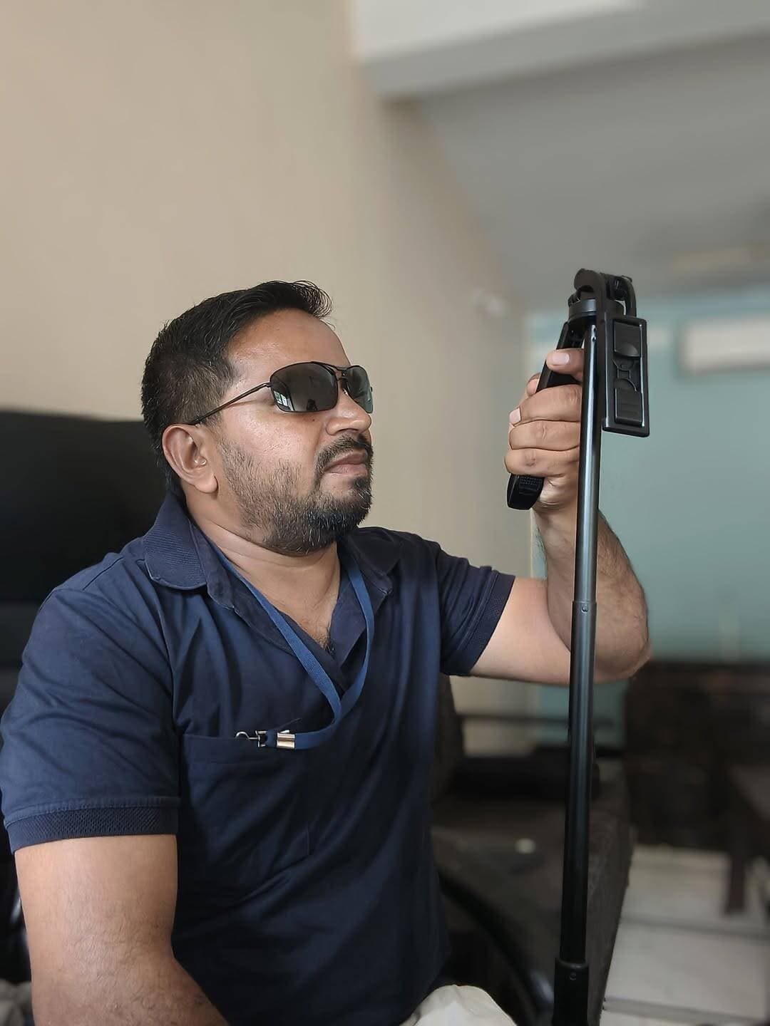 हर मोड़ पर मिलेंगे तुझको यज़ीद ऐ वसीम!
बस इतना याद रखना, तू बा-इल्म भी है, मुअज्ज़ज़ भी है!
अब्दुल वसीम अंसारी