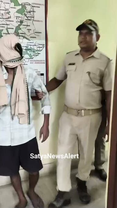 BIG DRUG BUST IN SUNDARGARH
Hemgir Police busted an alleged heroin (brown sugar) racket during a late-evening raid near Duduka College playground.
* 2 accused arrested Bhabani Naik (39), Duduka
* Manoj Bhoi (39), Titheitangar
Police seized: 8.12 grams of suspected heroin (Brown Sugar) ₹10,510 cash 2 mobile phones
A case has been registered under Sections 21(b)/29 of the NDPS Act, and both accused have been produced before the court. Further investigation is underway.
#Hemgir #Sundargarh #BrownSugar #Heroin #DrugBust #OdishaPolice #CrimeNews #BreakingNews #SatyaNewsAlert