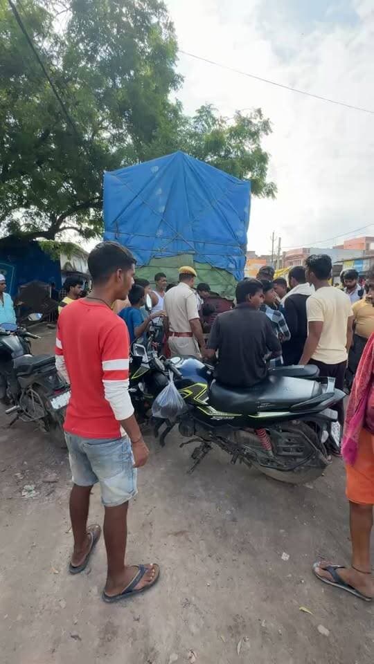 शेखपुरा से इस वक्त की बड़ी खबर चीनी से लदा एक ट्रक में ला/श मौके पर पहुँची पुलिस #spsheikhpura #fecbookreels #fecbookpost #fecbookviralpost