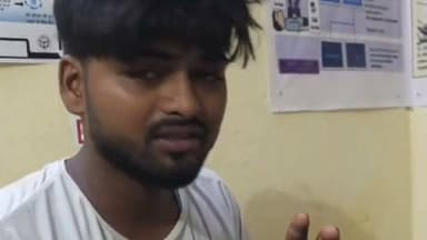 नौगढ़ थाना क्षेत्र में घंटे के भीतर फायरिंग की दो घटनाओं से सनसनी फैल गई। पहली घटना भरदुआ राजवाहा पुल के पास हुई, जहां 800 रूपये को लेकर पुराने विवाद में ग्राम मझगवां निवासी मोबाइल दुकानदार दैवज्ञ विश्वकर्मा को गोली लगने से घायल हो गए। पुलिस ने उन्हें सीएचसी नौगढ़ पहुंचाया।
वहीं, दूसरी घटना मझगाईं स्थित देसी शराब की दुकान पर बैठने को लेकर हुए विवाद में अधिवक्ता अजीत कुमार से गाली-गलौज के बाद हवाई फायरिंग किए जाने की सूचना है। पुलिस दोनों मामलों की जांच कर आरोपियों की तलाश में जुटी है। सीओ नौगढ़ देवेंद्र कुमार ने बताया कि पहली घटना में मुकदमा दर्ज कर गिरफ्तारी के लिए टीमें लगाई गई हैं।
#explore #trendingreels #viralreels #trend #highlightseveryone #follower #foryouシ #highlight #new #viralpost
Chandauli Samachar Chandauli Times The Times of India Abhi News Aaj Tak ABP News NDTV