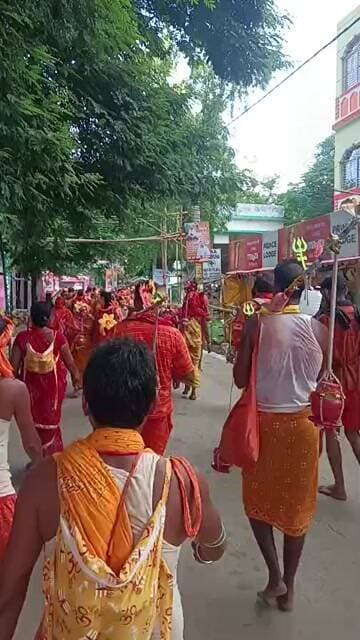 🔴 LIVE | बोल बम यात्रा का सीधा प्रसारण 🚩🙏
श्रद्धा, आस्था और भक्ति के रंग में कांवरिया पथ
📍 यात्रा के दौरान ग्राउंड से LIVE
BR News Bharat
#BolBam #Kanwariya #Sawan #BabaBaidyanath #LiveNews #brnewsbharat