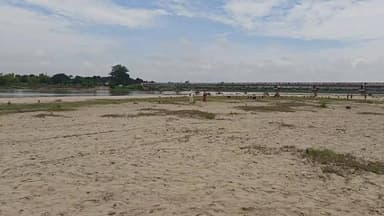 पोठिया/ छत्तरगाच्छ_कोल्था सतमेरी डोंक नदी में डूबे इंजीनियर कुशल सुब्बा की दूसरे दिन भी तलाश जारी, SDRF का सर्च ऑपरेशन जारी।
नदी में नहाने के दौरान हुआ था हादसा, गहरे पानी में लापता हुए कुशल सुब्बा का अब तक सुराग नहीं
परिजनों का रो-रोकर बुरा हाल, पोठिया में स्थायी SDRF टीम तैनात करने की उठी मांग
#DongRiver #Kishanganj #Pothia #MissingYouth #SDRFSearchOperation #AccidentalDrowning #BiharNews #KishanGanjNews #KishanGanjUpdate #EmergencyServices