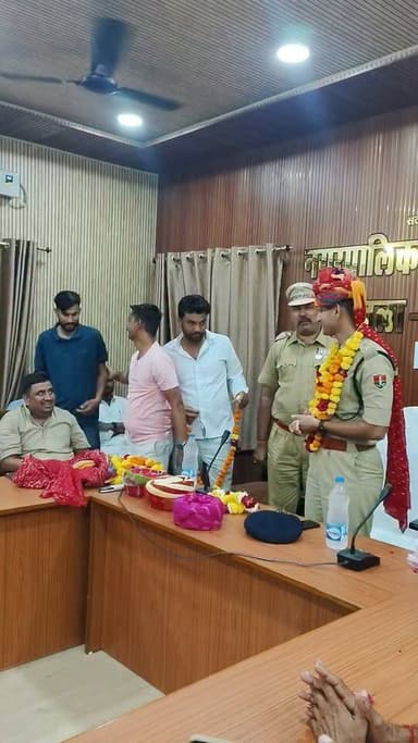 जिला पुलिस अधीक्षक का नगर पालिका सभागार में स्वागत...