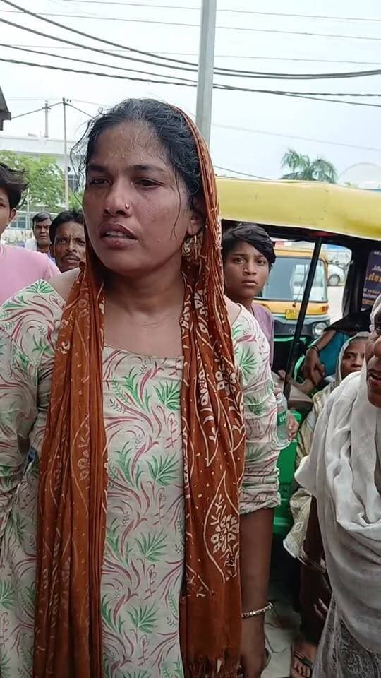 बिना सेफ्टी सीवर में उतारे मजदूर
असलम की मौ+त, बंटी की हालत गंभीर....
#Sector25
#SewerAccident
#WorkerSafety
#LabourSafety
#Aslam #Bunty
#SewerGas
#SafetyNegligence
#WorkersSafety
#faridabad
#voiceoffaridabad
#voiceoffreedom