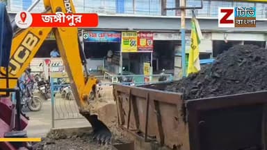 জঙ্গিপুরে নতুন পৌরপতির উদ্যোগে রাস্তা সংস্কারের কাজ শুরু
