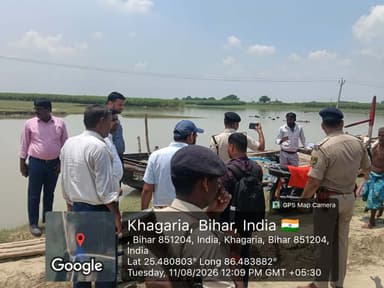 रहीमपुर दक्षिण पंचायत के विभिन्न टोलों का एसडीओ, आपदा प्रभारी, बीडीओ, सीओ एवं थानाध्यक्ष द्वारा संयुक्त निरीक्षण किया गया। इस दौरान प्रस्तावित मेडिकल कैंप के स्थल का भी जायजा लेकर आवश्यक व्यवस्थाओं एवं तैयारियों के संबंध में संबंधित अधिकारियों को आवश्यक दिशा-निर्देश दिए गए।
#Khagaria #DistrictAdministration #DisasterManagement #MedicalCamp