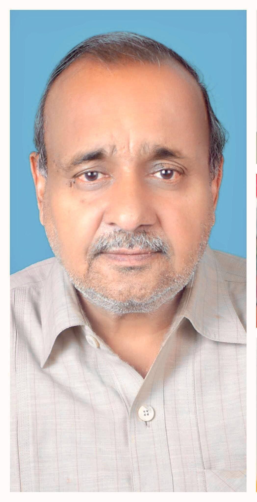 चैंबर प्रदेश उपाध्यक्ष अशोक अग्रवाल ने खरसिया-वासियों की सुविधा को लेकर चैंबर को सौंपा मांग पत्र
▪️रेलवे में लिफ्ट, एक्सप्रेस ट्रेन का ठहराव, स्मार्ट मीटर और जाम से निजात दिलाने की मांग
खरसिया। छत्तीसगढ़ चैंबर ऑफ कॉमर्स के प्रदेश उपाध्यक्ष अशोक अग्रवाल ने प्रदेश अध्यक्ष सतीश थोरानी को पत्र लिखकर खरसिया व्यापारियों की 5 प्रमुख समस्याओं के समाधान की मांग की है।
ज्ञापन में खरसिया रेलवे स्टेशन पर लिफ्ट लगाने, आजाद हिंद व साउथ एक्सप्रेस जैसी ट्रेनों का ठहराव, स्मार्ट मीटर लगाने पर रोक, शहर में जाम से निजात के लिए यातायात व्यवस्था सुधारने तथा आरटीओ द्वारा मालवाहक वाहनों से अनावश्यक एंट्री फीस वसूली बंद करने की मांग की गई है।
अग्रवाल ने कहा कि खरसिया व्यापारिक दृष्टि से महत्वपूर्ण नगर है, अतः समस्याओं का शीघ्र समाधान किया जाए।
▪️ये हैं पत्र में उठाई गईं प्रमुख मांगें:
1. रेलवे स्टेशन पर लिफ्ट की व्यवस्था-
खरसिया रेलवे स्टेशन पर यात्रियों, बुजुर्गों और व्यापारियों की सुविधा के लिए लिफ्ट की व्यवस्था नहीं है। इसे तत्काल लगवाया जाए।
2. एक्सप्रेस ट्रेनों का ठहराव-
खरसिया एक महत्वपूर्ण व्यापारिक नगर है और इसके आसपास कई पावर प्लांट स्थित हैं। यहां प्रतिदिन बड़ी संख्या में उद्योग जगत के लोग आते-जाते हैं। बावजूद इसके आजाद हिंद, साउथ एक्सप्रेस जैसी महत्वपूर्ण एक्सप्रेस ट्रेनों का ठहराव खरसिया में नहीं है। इन ट्रेनों का ठहराव किया जाए।
3. स्मार्ट मीटर पर रोक-
विद्युत विभाग द्वारा व्यापारियों के अलावा आम नागरिकों पर स्मार्ट मीटर लगाने हेतु जबरदस्ती दबाव बनाया जा रहा है। इस पर रोक लगाई जाए।
4. यातायात व्यवस्था में सुधार-
नगर की यातायात व्यवस्था ठीक नहीं होने के कारण आए दिन महत्वपूर्ण सड़कों पर जाम की स्थिति बनती है। इसके लिए यातायात पुलिस की समुचित व्यवस्था की जाए।
5. आरटीओ द्वारा अनावश्यक फीस की वसूली-
खरसिया से रायपुर परिवहन का कार्य करने वाले व्यापारियों के मालवाहक वाहनों से आरटीओ द्वारा अनावश्यक रूप से एंट्री फीस की मांग की जा रही है। इसे बंद किया जाए।
अशोक अग्रवाल ने पत्र में लिखा है कि खरसिया व्यापारिक दृष्टिकोण से बहुत महत्वपूर्ण नगर है। अतः उपरोक्त समस्याओं के समाधान हेतु संबंधित विभाग के उच्चाधिकारियों से संपर्क कर शीघ्र कार्यवाही कराई जाए।