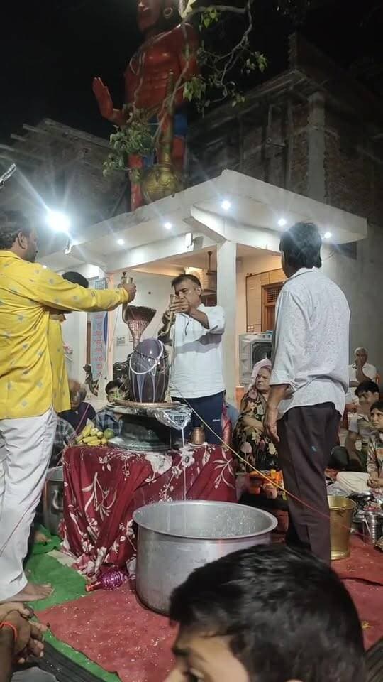 हर हर महादेव...... श्री #बालाजी का बलदेव धाम ख़ौसारा गुधनी...... बिल्सी
#everyone #up #badaun #bilsi