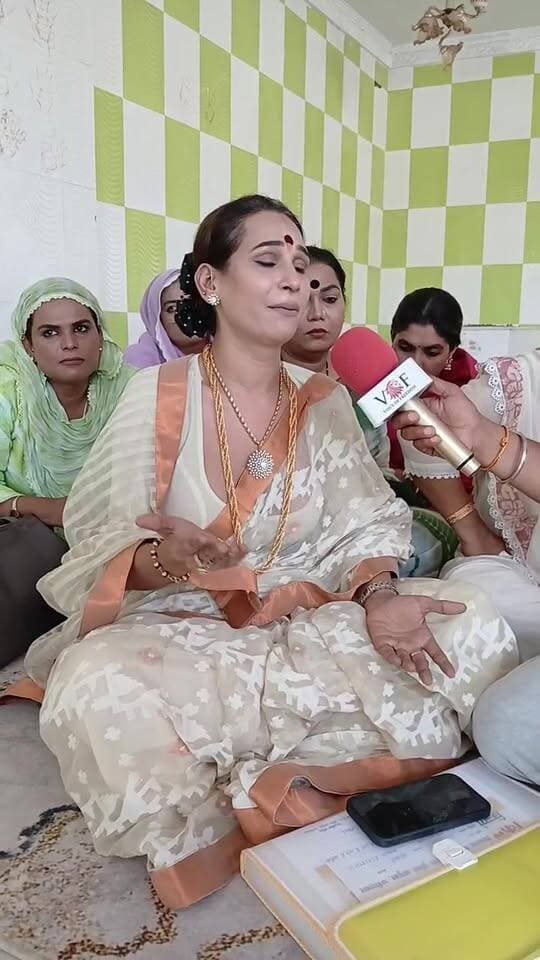 जमीन विवाद में किन्नर राखी मां ने तोड़ी चुप्पी...
अरशद और सलमान के आरोपों का दिया जवाब, राखी मां ने पुराने दस्तावेज होने का किया दावा
#kinnarsamaj
#PropertyDispute
#LandDispute
#courtcase
#legaldisputes
#OldFaridabad
#faridabad
#voiceoffaridabad
#Voiceoffreedom