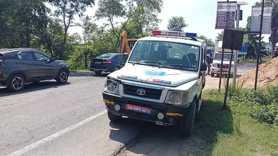 सड़क पर वाहन जांच के लिए सड़क पर उतररी पुलिस #SaranPolice #follower #nonfollowers