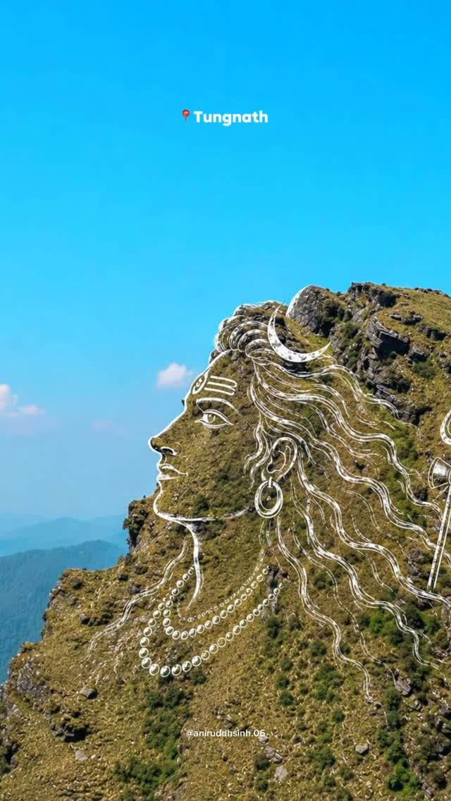 Mahadev watching over Tungnath from the mountains. 🕉️
.
.
Follow for more content- @aniruddhsinh.06
.
.
#viral #mahadev #tungnath #panchkedar #india