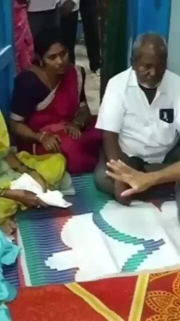తారకరామ నగర్ లో వెంగళ వెంకటేశం కుటుంబాన్ని పరామర్శించిన కేటీఆర్