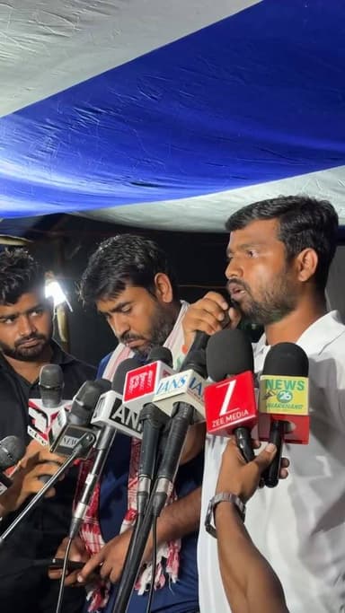 Jharkhand protest 🪧
#StudentProtest #RanchiProtest #Jharkhand #StudentPower #StudentsVoice #StudentRights #Education #EducationSystem #StudentUnity #YouthPower #GenZProtest #GenZ #Ranchi #JharkhandNews #RanchiNews #Protest #Andolan #StudentsMovement #JusticeForStudents #EducationForAll #NoMoreInjustice #VoiceOfStudents #YouthVoice #StudentDemand #JharkhandStudents #RanchiStudents #BreakingNews #LatestNews #NewsUpdate #AnkitAnand