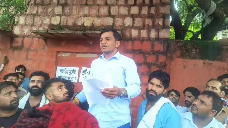 🚨जयपुर: जेल में बंद गणदेव की दर्दनाक मौ,त : जयपुर में बबाल! अभी तक नहीं बनी सहमति 🚨
#jagattaknews #tonk #gurjar #live #SawaiMadhopur