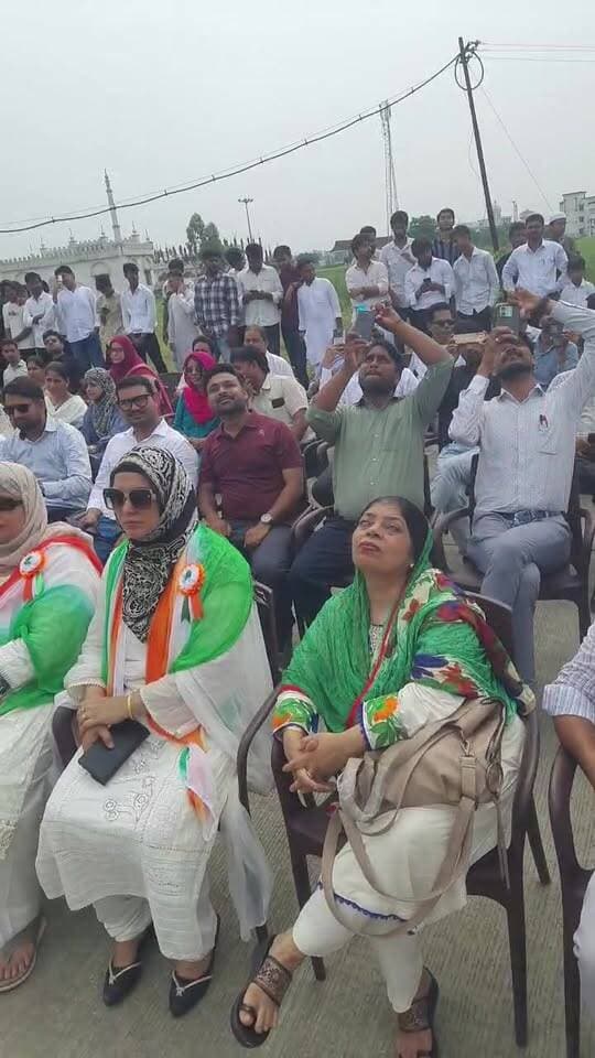 Rampur | जौहर यूनिवर्सिटी में उत्तर प्रदेश का सबसे ऊंचा 220 फ़ीट ऊंचा राष्ट्र ध्वज परहराया गया
#JauharUniversity #indipendenceday #tiranga #flag #AzamKhan