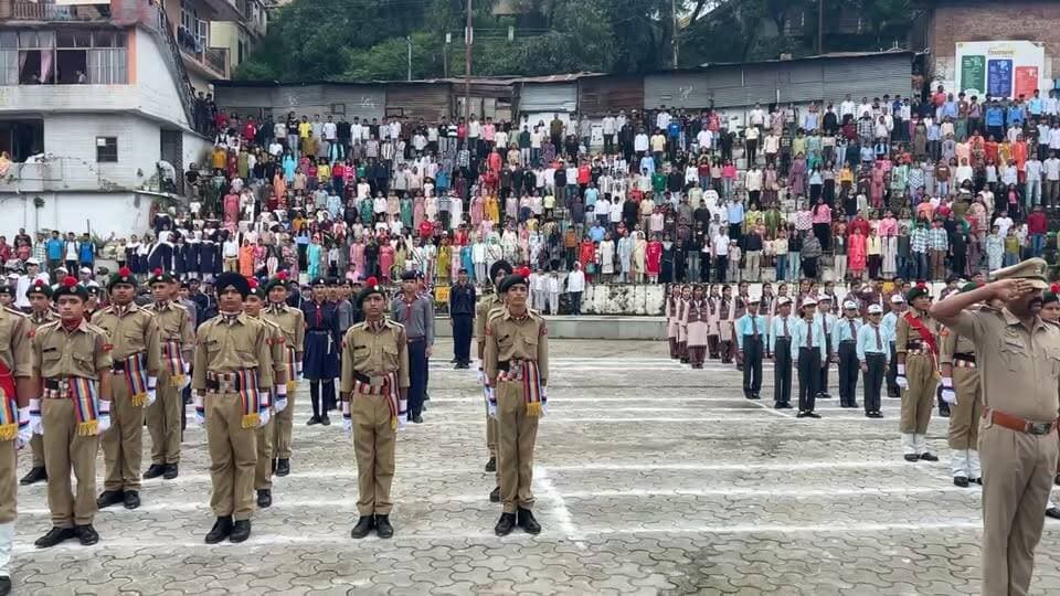 80वें स्वतंत्रता दिवस के अवसर पर एसडीएम जोगिंद्रनगर मनीष चौधरी ले रहे परेड की सलामी
#indiaindependenceday
