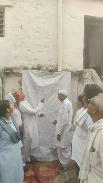 किशनगढबास पंचायत समिति में विधायक दीपचन्द खैरिया व प्रधान बीपी सुमन ने स्वंतत्रता दिवस पर बधाई दी