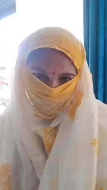 इस लड़की के साथ जो कुछ भी हुआ है उसे जानकार आपके होश उड़ जायेंगे। लाइव वीडियो वायरल देखकर जाइए।