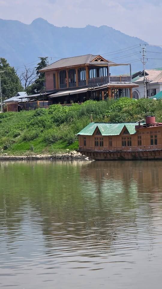 श्रीनगर से देसी पत्रकार धरमू लाइव #JammuKashmir #Srinagar #desi #dharmu #independentDay