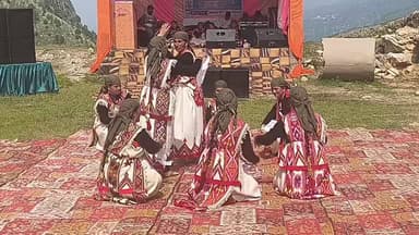 दुर्गा नवयुवक मंडल गांवबील द्वारा गणतंत्रता दिवस बड़े ही हर्षोल्लास और धूमधाम के साथ मनाया गया
#kullutodaynews #himachalpradesh #himachalupdate #MediaPower #himachalkiawaaz #KTN #ATM #shimla #kullu #rampur
